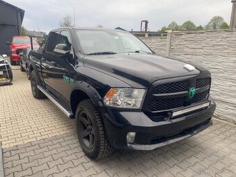 Dodge RAM 5.7 4x4  LIFT model  2013 