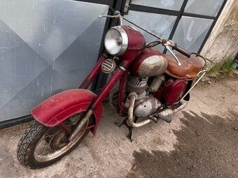 Jawa 250 typ 353 - kývačka