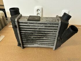 Audi A4 B6 B7 intercooler 2.5TDi pravá strana