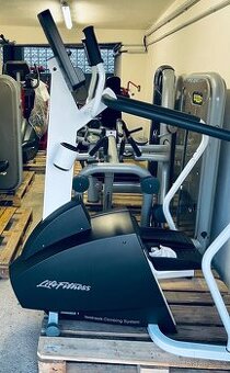 Profesionální Stepper LIFE FITNESS 95 SI - bílý - Zánovní