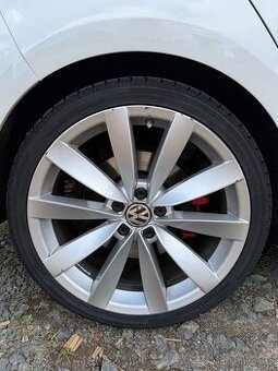 ALU kola disky VW 5x112 R19 Passat CC Lugano ET41
