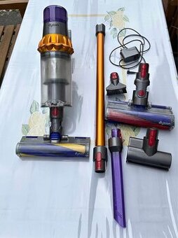 Dyson V15 Detect Absolute – tyčový vysavač s příslušenstvím