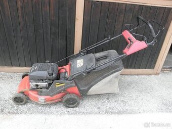 sekačka na trávu Mountfield a Vari
