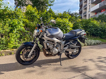 Yamaha FZ6 N + laděný výfuk + kufr