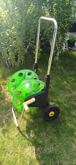 Fieldmann Naviják na zahradní hadici