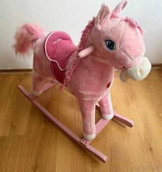 Houpací koník s melodií Milly Mally Princess pink