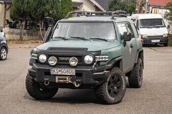 Toyota FJ Cruiser Land