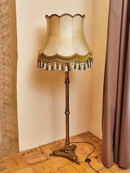 Starožitná stojací lampa s látkovým stínidlem