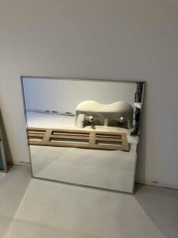 Nástěnné zrcadlo v rámu - 1