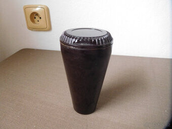 BAKELITOVÉ POUZDRO NA ROZNĚTKU