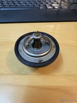 Termostat Mishimoto 68 C závodní - málo používaný, WRX STi