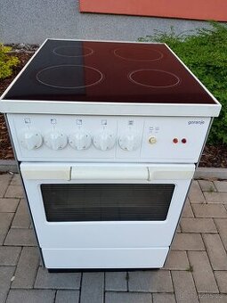 220V elektrický sporák, 4 plotýnky, doprava možná