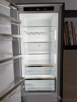 Vestavná lednice Bosch Serie 4 KIN96VFD0 / NoFrost / nová