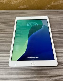 Apple iPad 7 32GB stříbrný, top stav