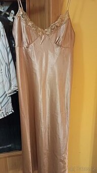 Zlatá noční košilka vel 42