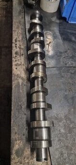 Vačková hřídel z vw t5 motoru 2.5 tdi BPC