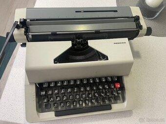 Psací stroj REMAGG