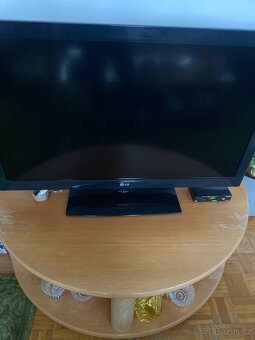 Konferenční stolek a TV stolek