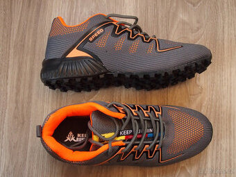 Pánská sportovní obuv s treking podrážkou vel. 43