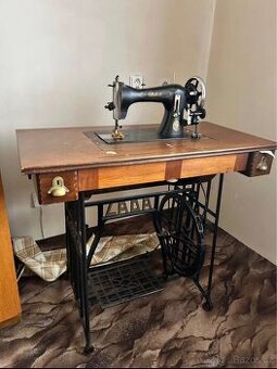 Lada šicí stroj
