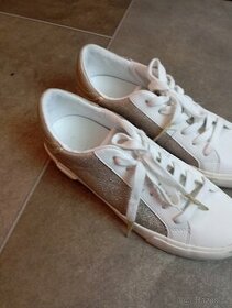 Dámské tenisky Guess 41