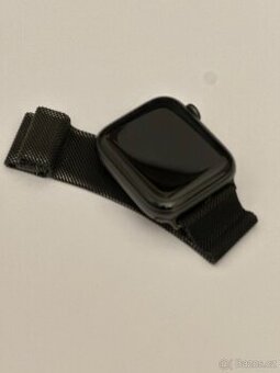 Apple Watch Series 4 c 44mm Vesmírně černý hliník