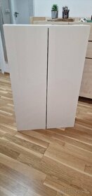 Koupelnová nástěnná skříňka bílá lesk_Ikea