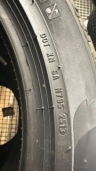 prodám sadu zimních pneu 255/45 R20 105V