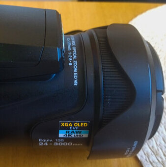 NIKON P1000