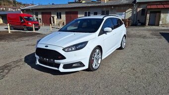Ford Focus ST250 kombi 184kw 2015 1.majitel