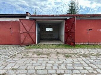 Pronájem udržované garáže ve Dvoře Králové.