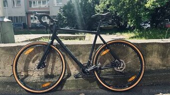 Gravel kolo Kona Rove, 58, černý mat