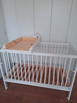 Postýlka Scarlett Perta 120x60cm s kolečky+přebalovací pult