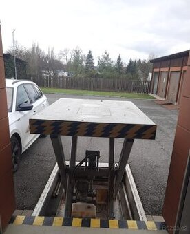 Zdvihací hydraulický stůl - rampa - 1
