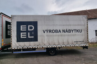 Nákladní přívěs