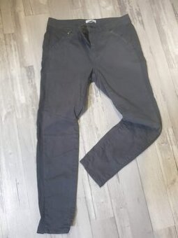 Kalhoty-pláťáky Calvin Klein
