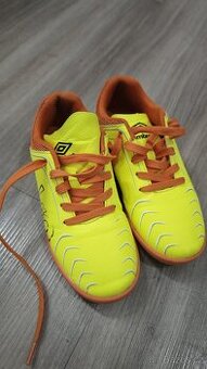 Sálové boty Umbro vel. 33