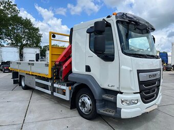 DAF LF 230 - valník s hydraulickou rukou Palfinger