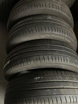 Pneu letní 215/65r17