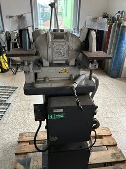 Dvoukotoučová bruska Wikov