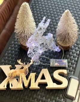 Vánoční dekorace: Jelen svítící a stromky