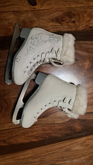 Dětské dívčí brusle s kožíškem 35/36