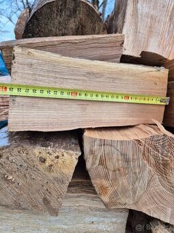 Prodám palivové dřevo Ideální do KRBU SUCHÉ, BEZ KŮRY TBRDÉ