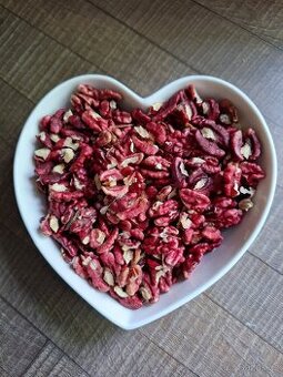 Vlašské ořechy loupané červené