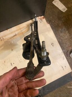 Prodám motor předních stěračů Škoda Felicia 1.3 mpi