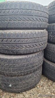 PRODÁM 4 ZIMNÍ PNEU GOODYEAR 205/65/16C, CENA JE ZA 4 PNEU.I