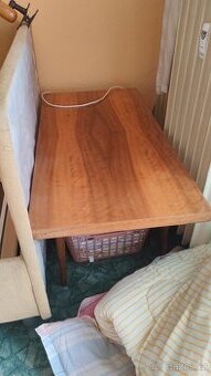 Stolek nižší, konferenční typ