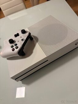 Prodám: Xbox One S (512GB)