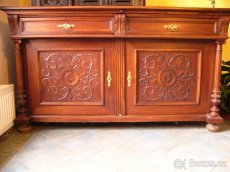 Starožitné skříě