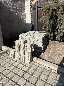 Zatravňovací dlažba CS beton Quadro